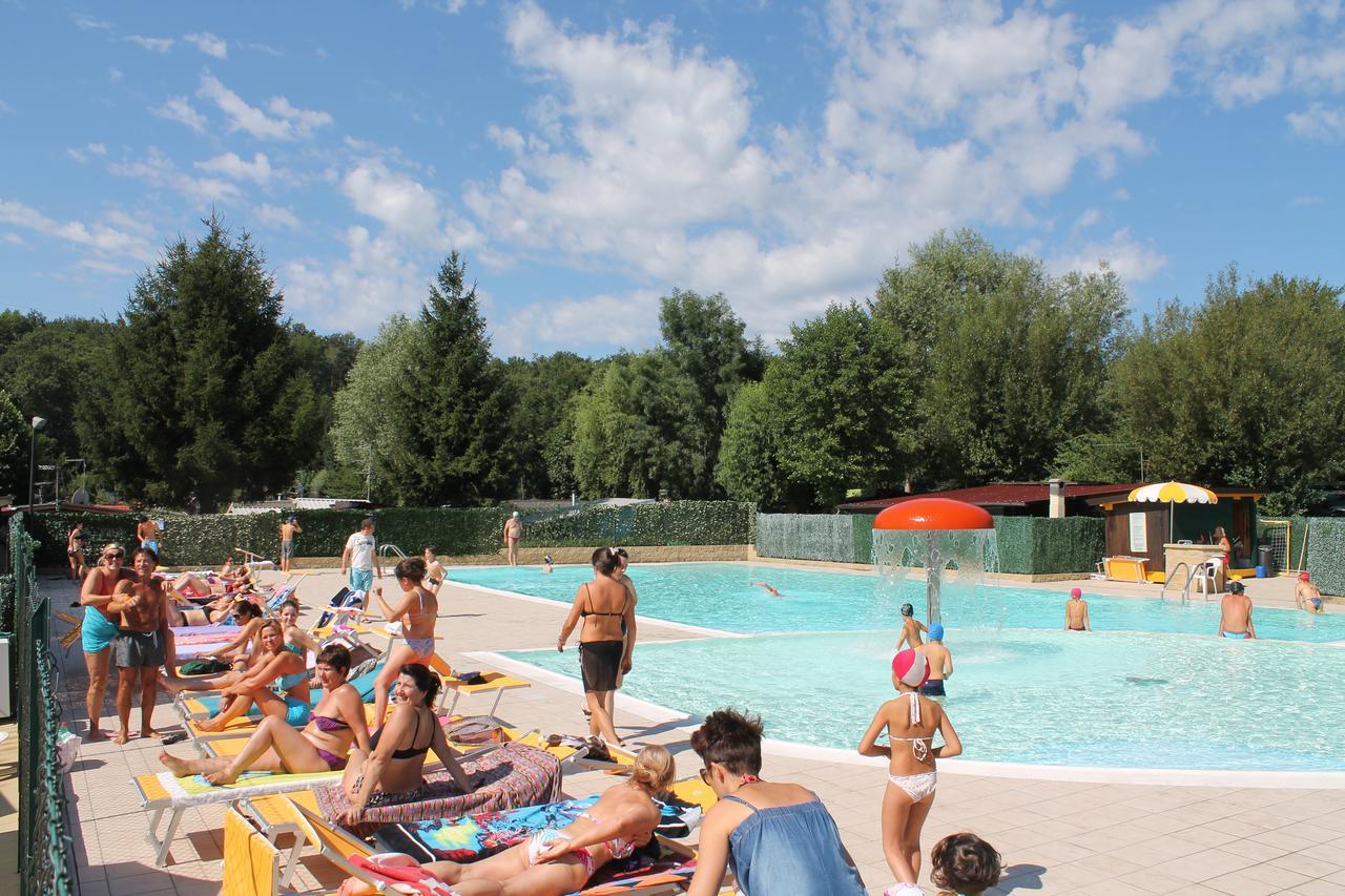 Camping Montorfano מראה חיצוני תמונה