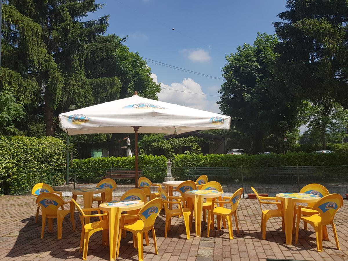 Camping Montorfano מראה חיצוני תמונה